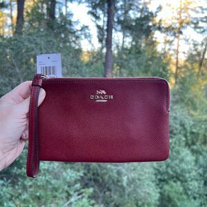 COACH Large Leather Corner Zip Phone Wallet Wristlet Clutch NWT